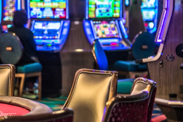 royalhoki platform showing football Liga 1 fixture, live-dealer roulette table, and slot game categories