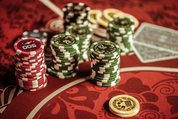 royalhoki mobile app interface showing sportsbook Liga 1 markets and live casino tables